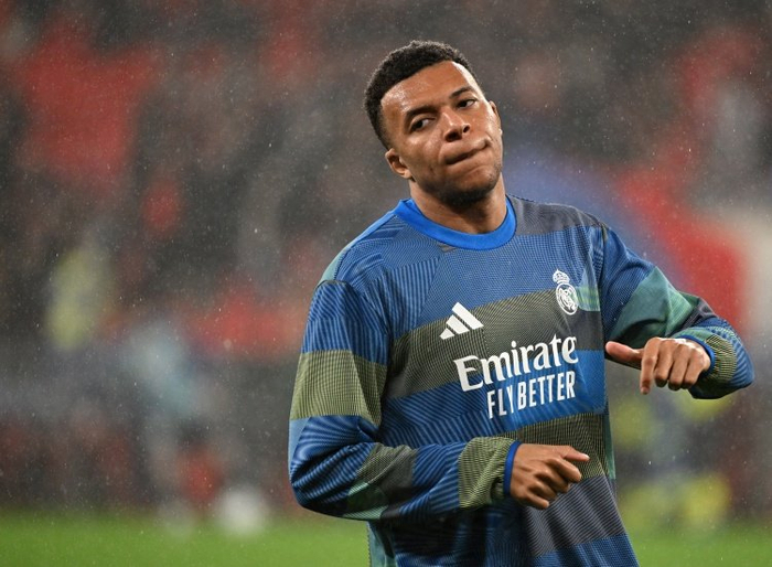 开云体育app-重磅！集结日本菲卡迎来里程碑窗口期单刀错失引欢呼，勇士怒砍25分